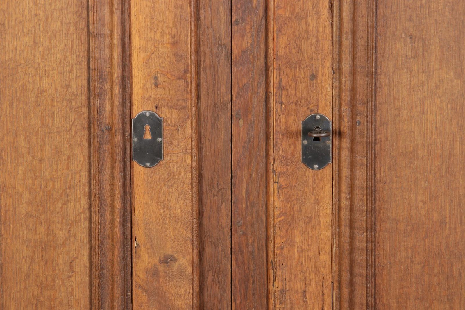 photo for sale Antique Baroque Cabinet In Oak, 1770