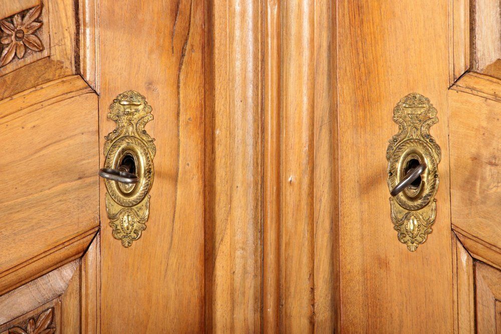 photo furniture Antique Louis XVI Baroque Cabinet In Walnut, 1780s