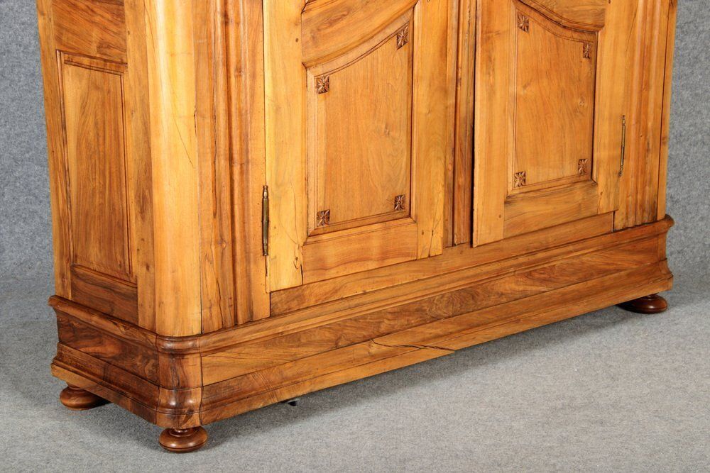 photo vinterior Antique Louis XVI Baroque Cabinet In Walnut, 1780s