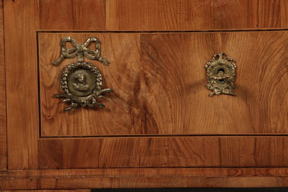 2530.0 Small Baroque Chest Of Drawers In Ash Veneer, 1780s photo