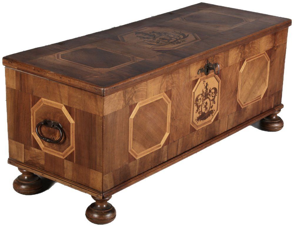 Antqiue Baroque Chest In Walnut, 1750 photo furniture