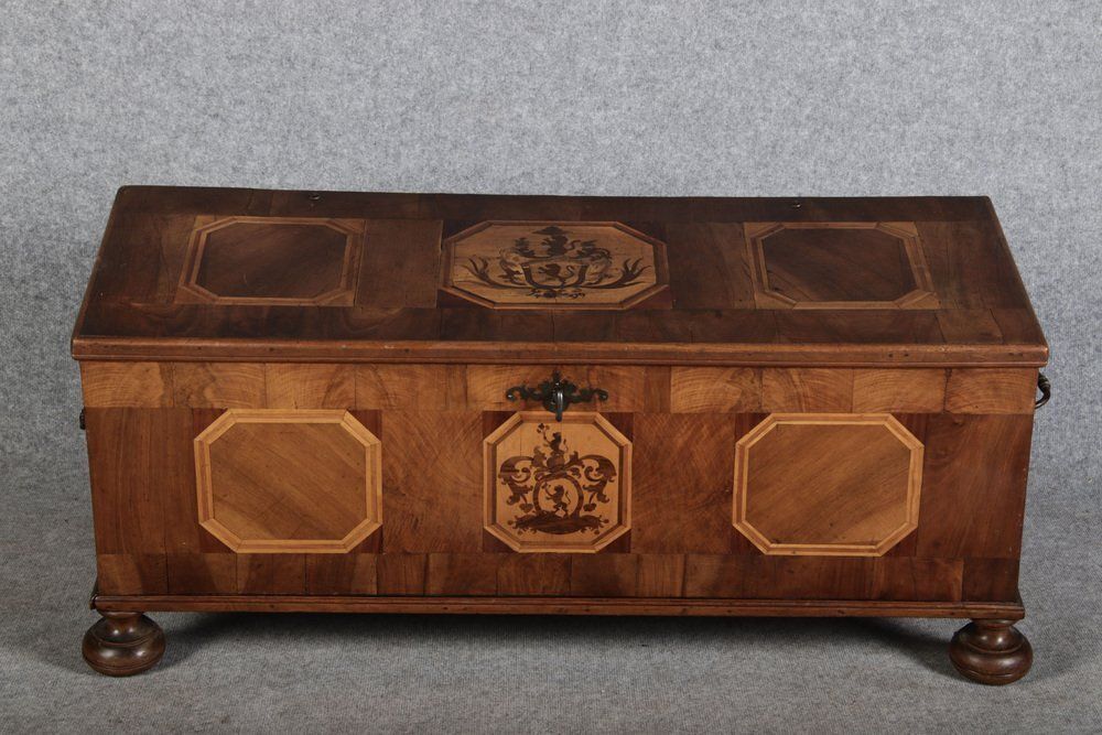 Antqiue Baroque Chest In Walnut, 1750 photo vinterior