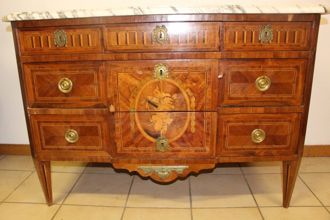 photo furniture Antique Louis XVI Dresser