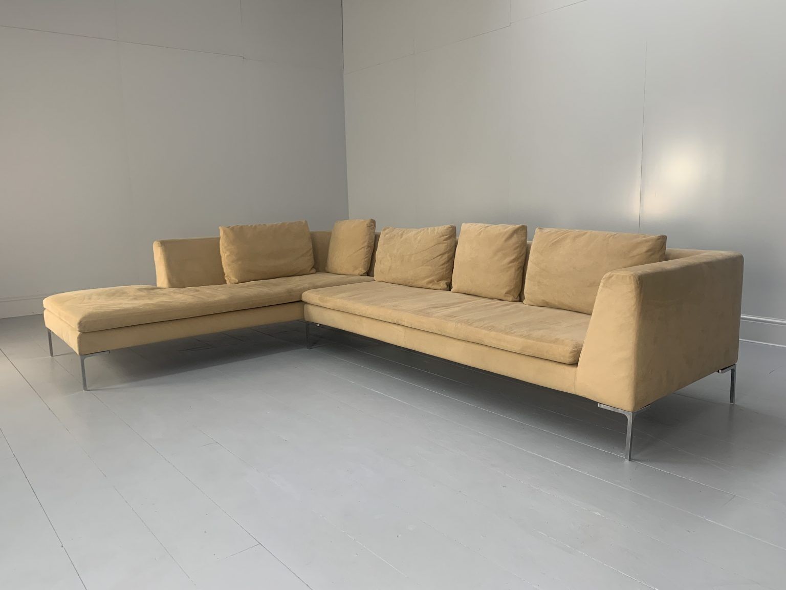 B&B Italia “Charles” Sofa – L Shape 5 Seat – In Sand Alcantara photo 5900.0