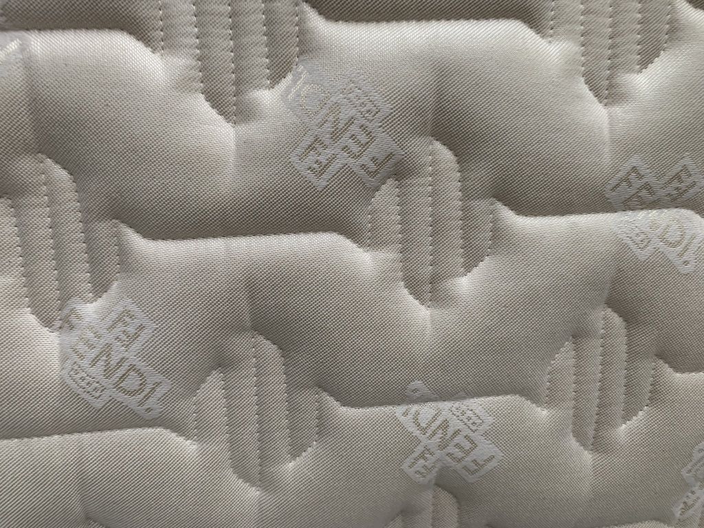 Fendi Casa “Chesterfield” Superking Bed – In White Leather photo vintage