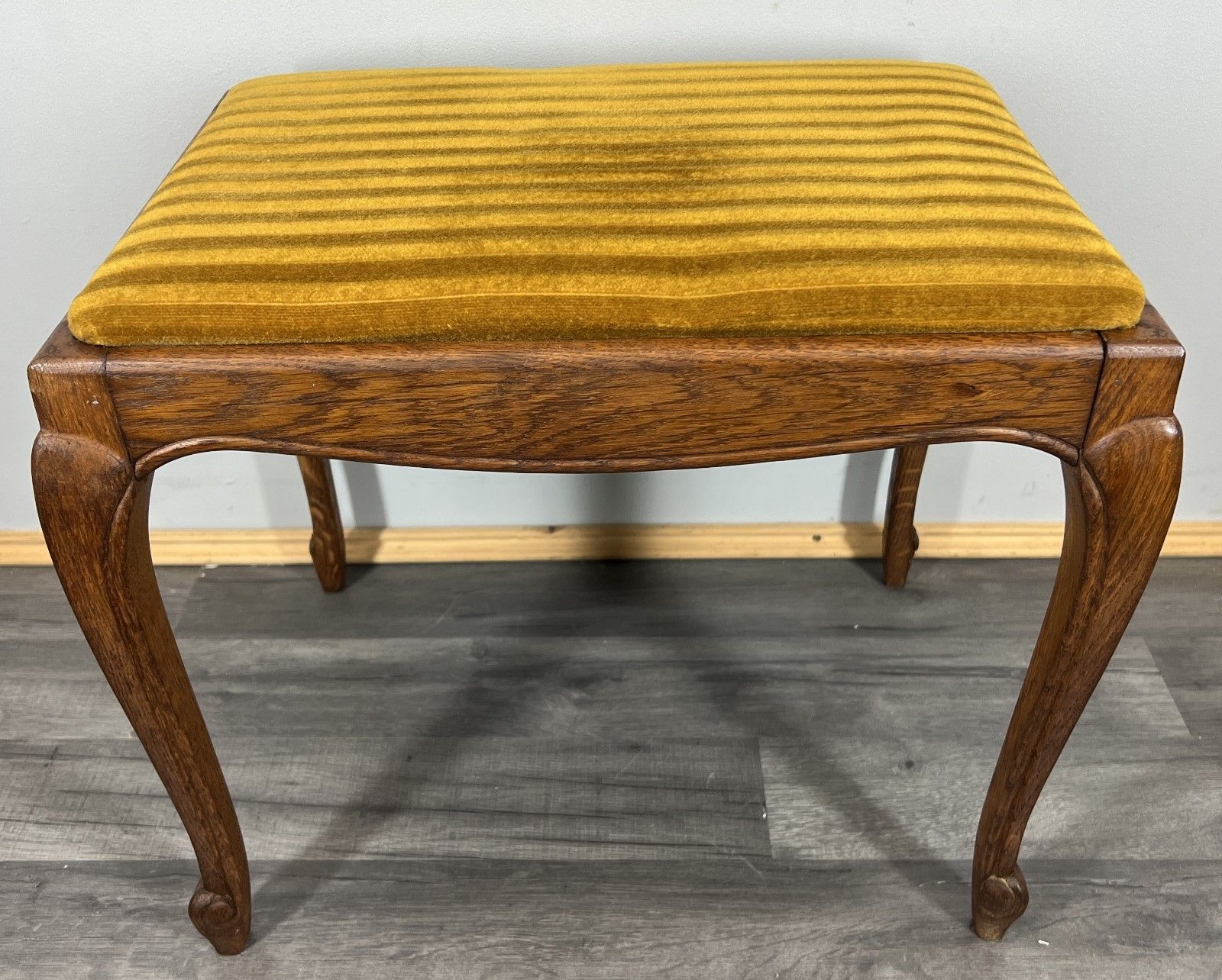 Footstool Vintage French Louis Style Oak Table Stool Upholstered Seat Lot 4422
