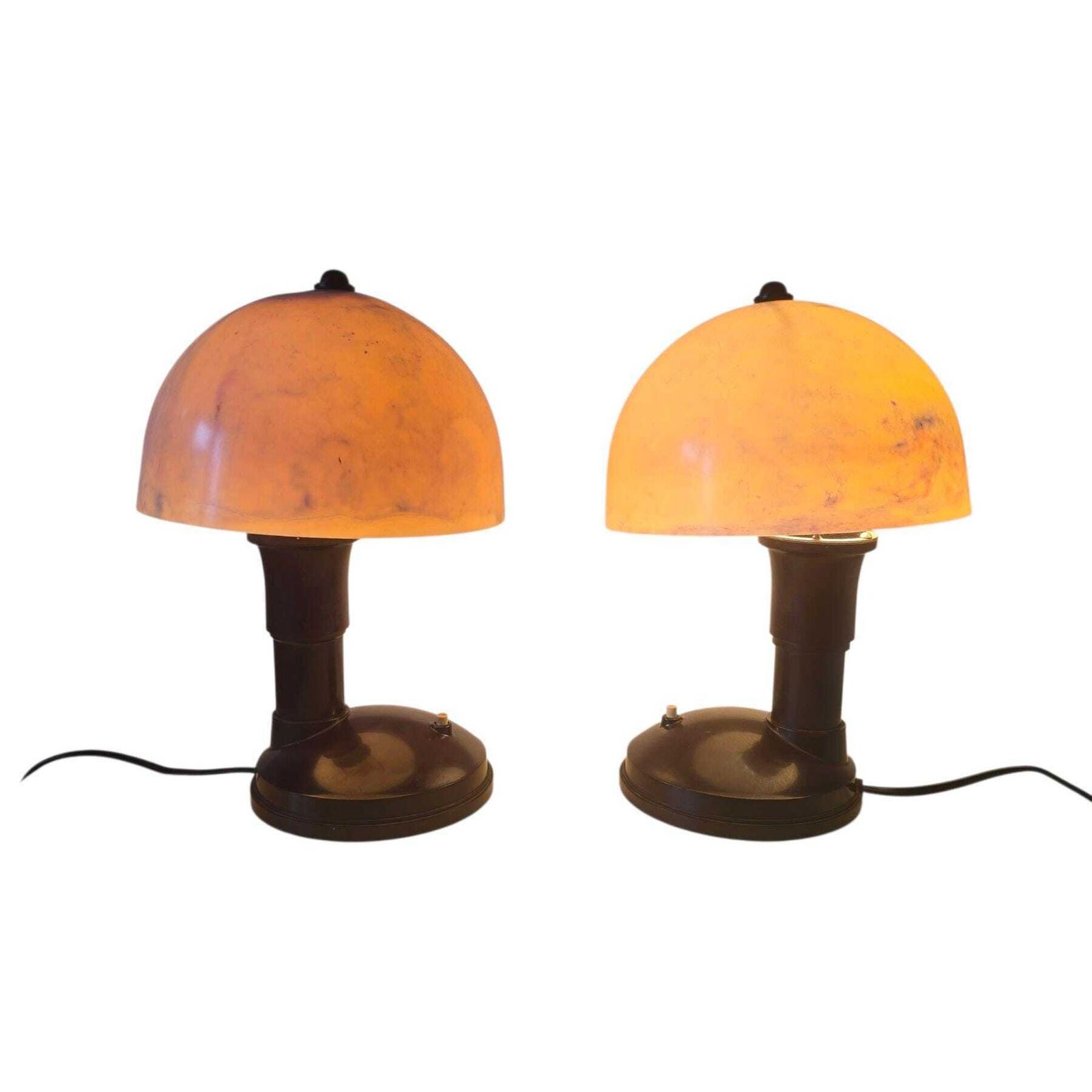 Vintage Zeldzame Bakelieten Paddenstoellamp, Art Deco Stijl, Bruine Voet Met Gemarmerde Bakelieten Kap – Prijs Is Per Lamp photo furniture