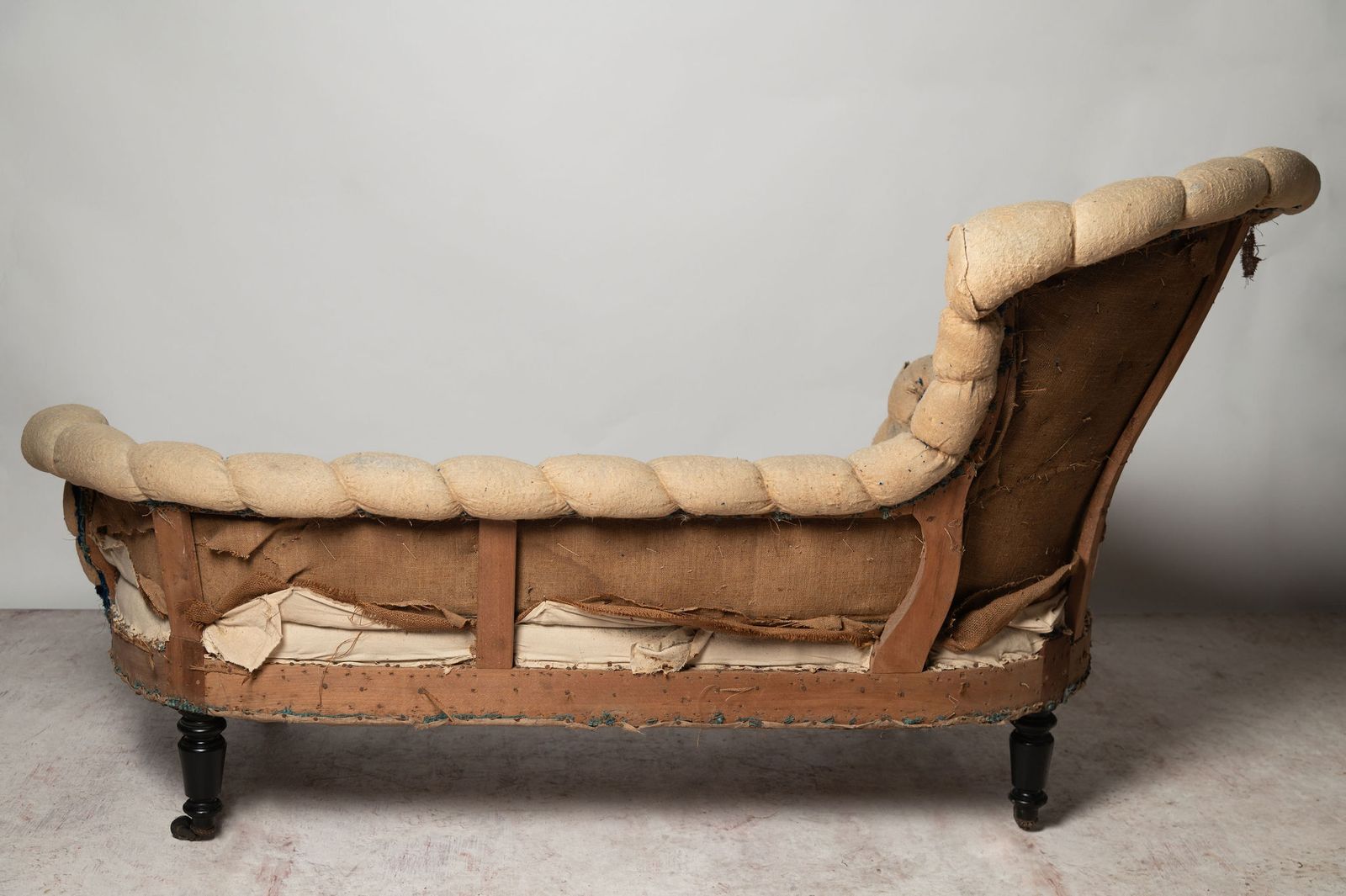 Napoleon III Piecrust Sofa – Chaise photo 1553.0