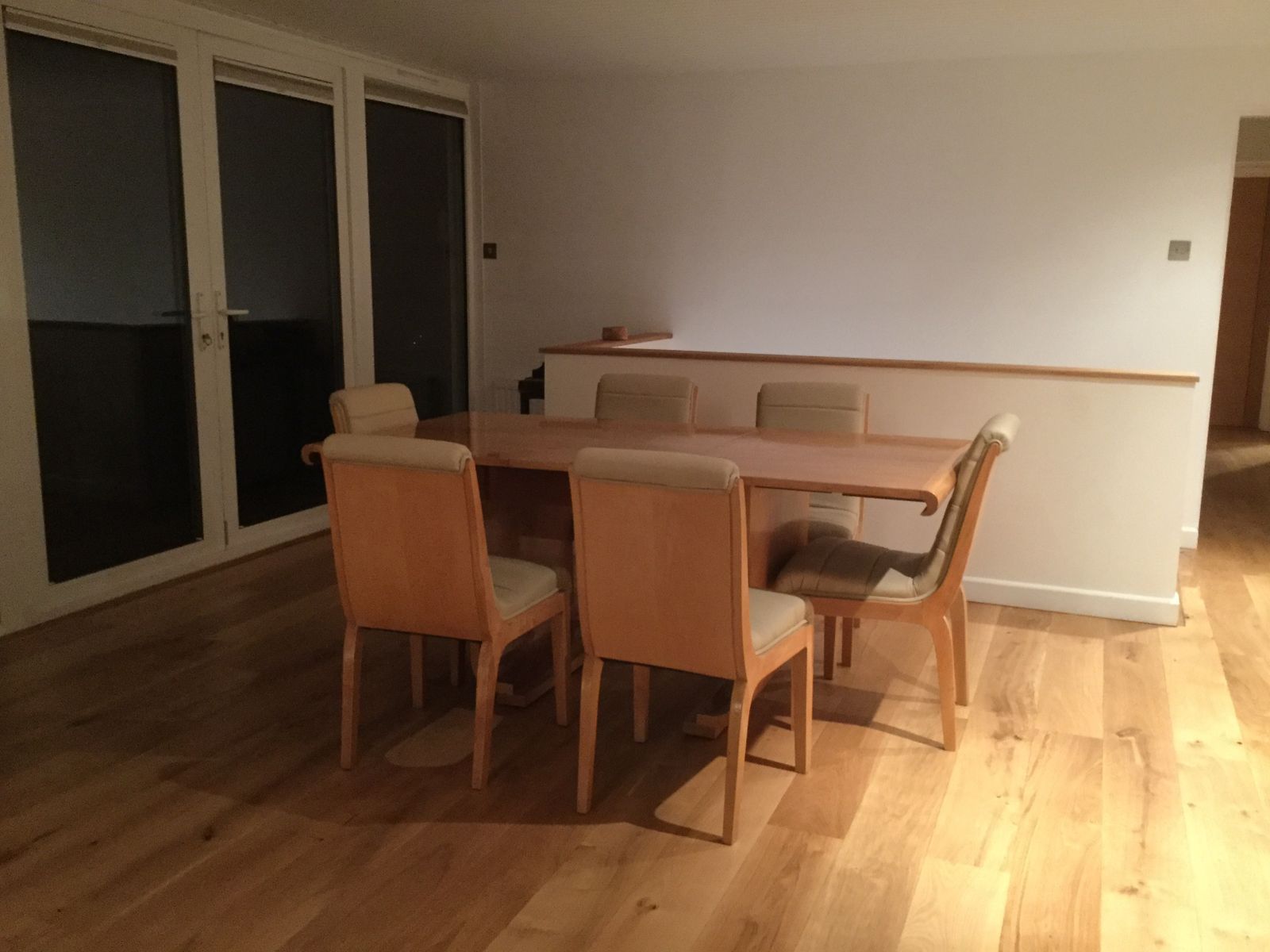 1930’s Beautiful Art Deco Table And Cream Leather Chairs