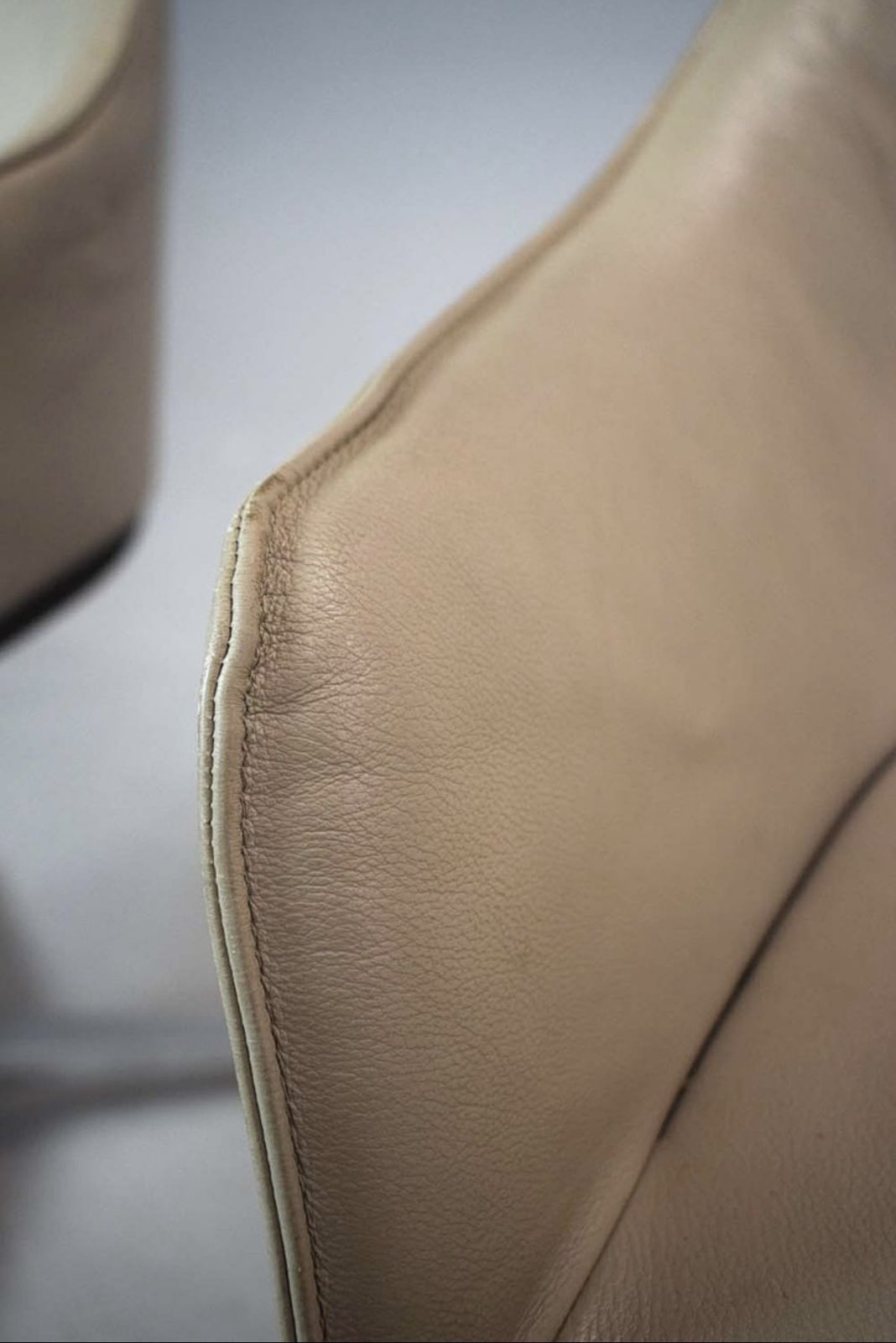 Vitra Leather Softshell Chair By Ronan & Erwan Bouroullec (Circa 1990) photo vinterior