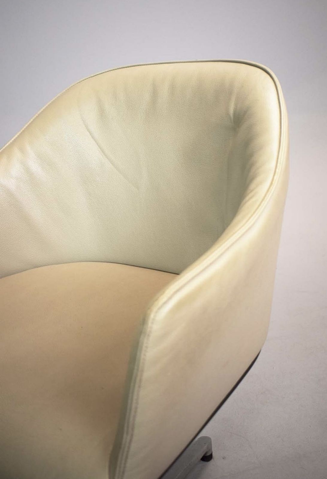 Vitra Leather Softshell Chair By Ronan & Erwan Bouroullec (Circa 1990) photo vintage