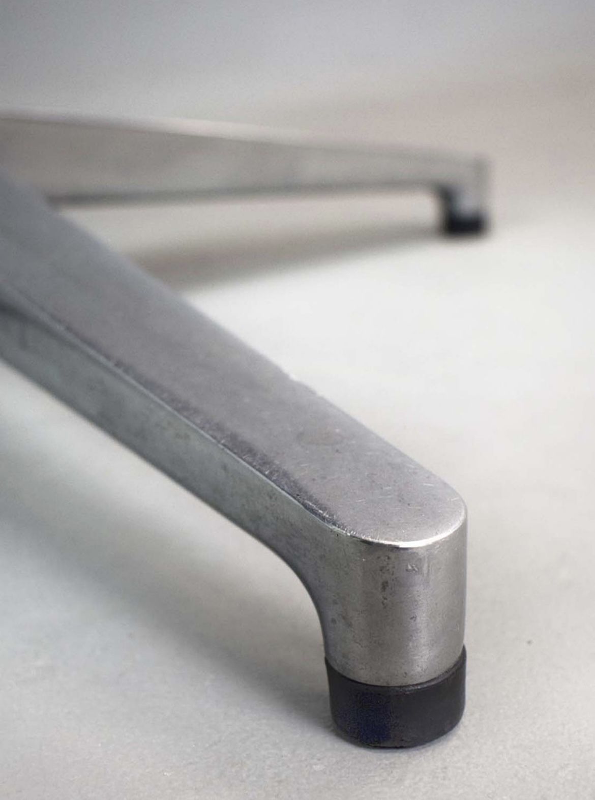 photo furniture Vitra Leather Softshell Chair By Ronan & Erwan Bouroullec (Circa 1990)