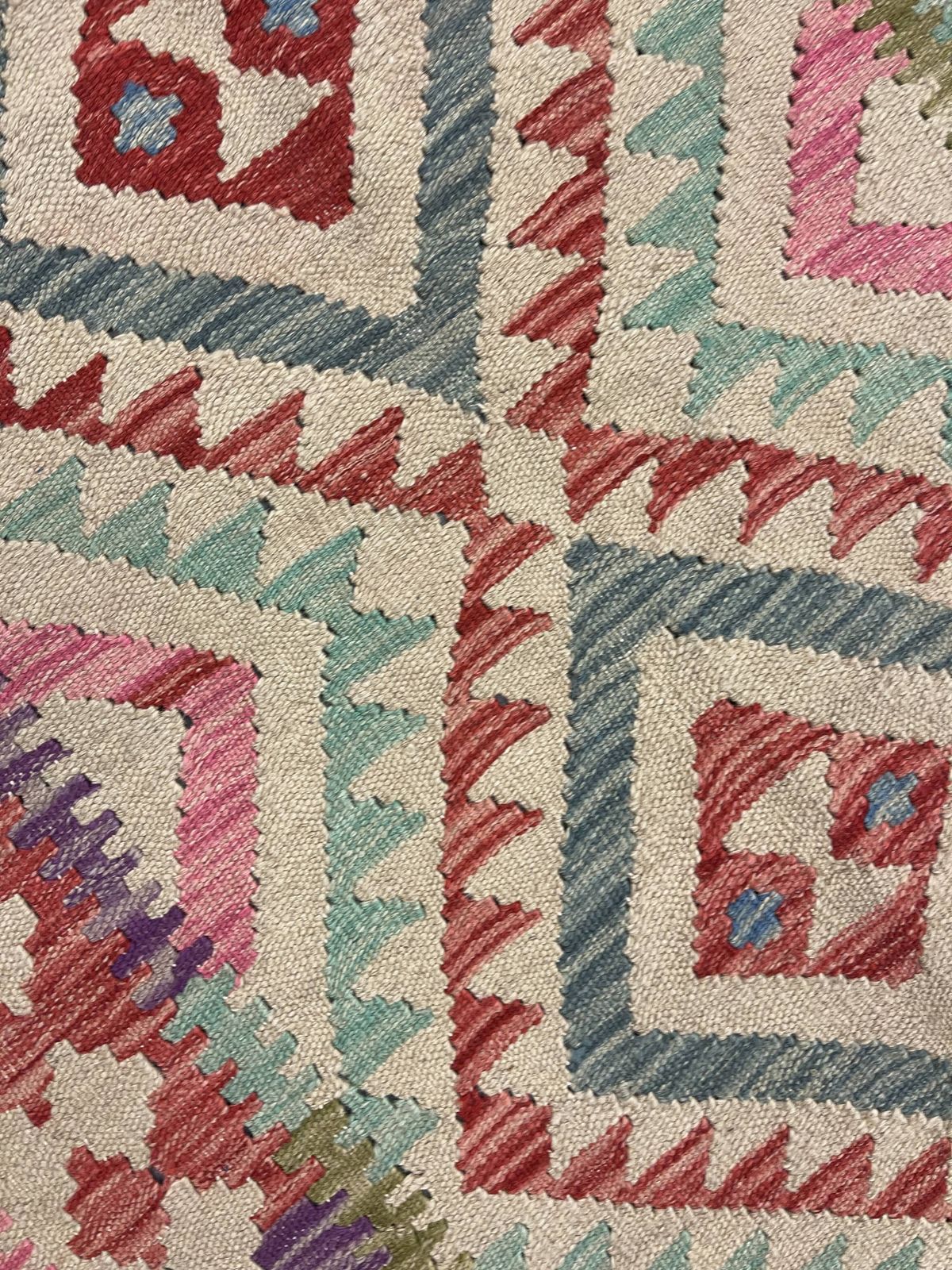 Beige And Pink Geometric Kilim Rug photo buy