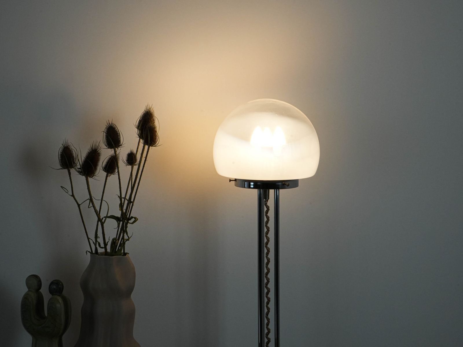 photo furniture Floor Lamp, Italian Design, 1970s, Manufactured In Italy