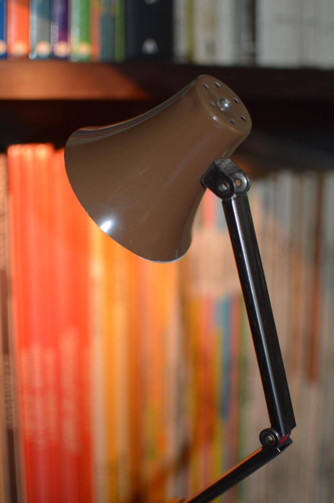 photo furniture Vintage USA Industrial Desk Table Lamp  Bauhaus. With Ue Adapter