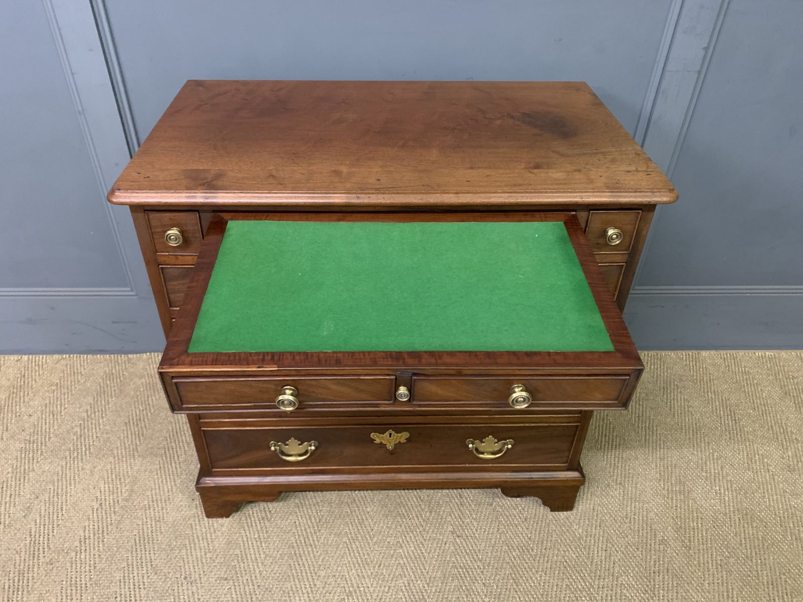 photo vinterior Rare Georgian Mahogany Bachelors Chest With Writing Drawer
