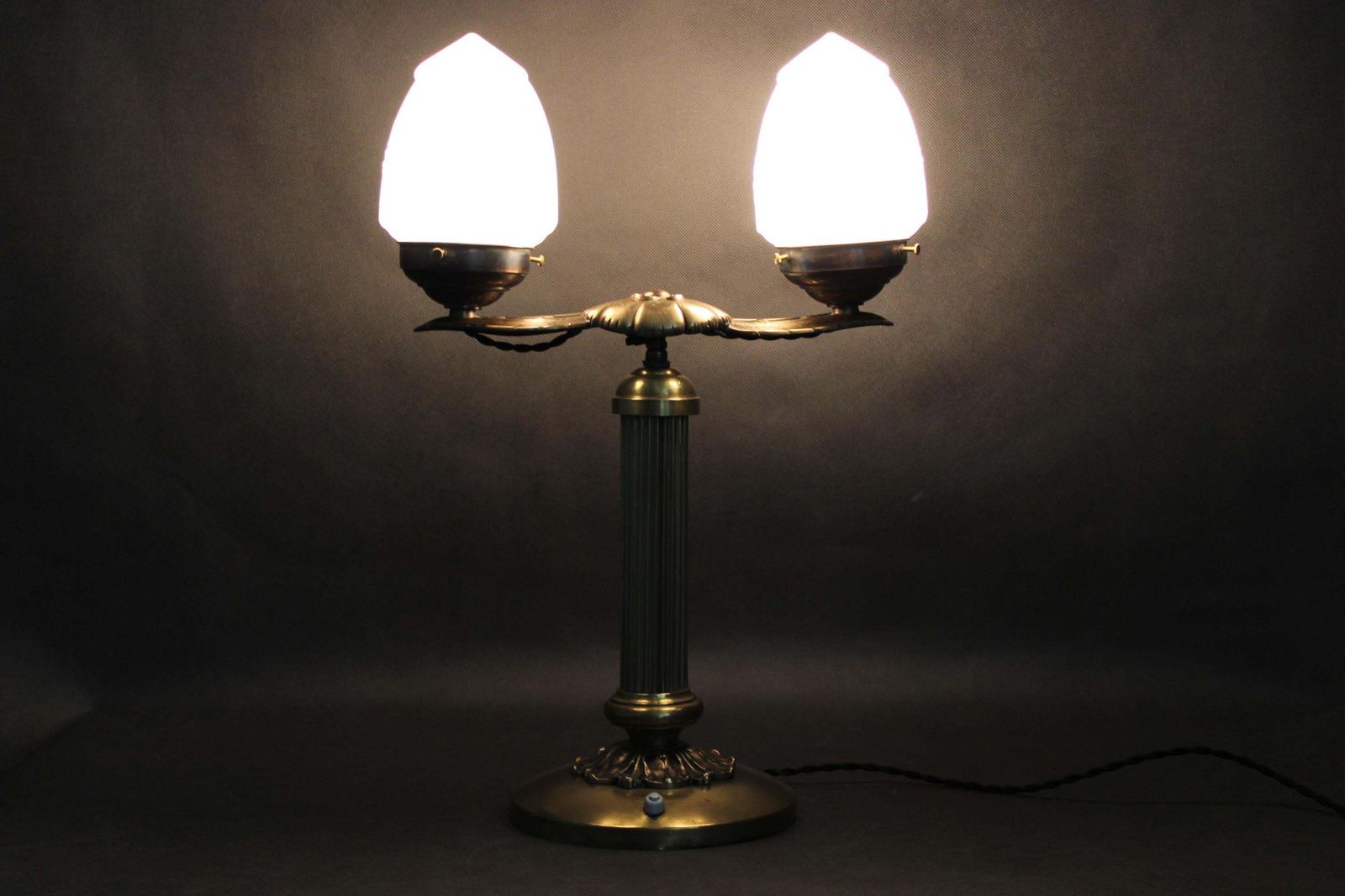 photo vinterior 1930s Secession Brass And Glass Dual Desk Lamp, Czechoslovakia
