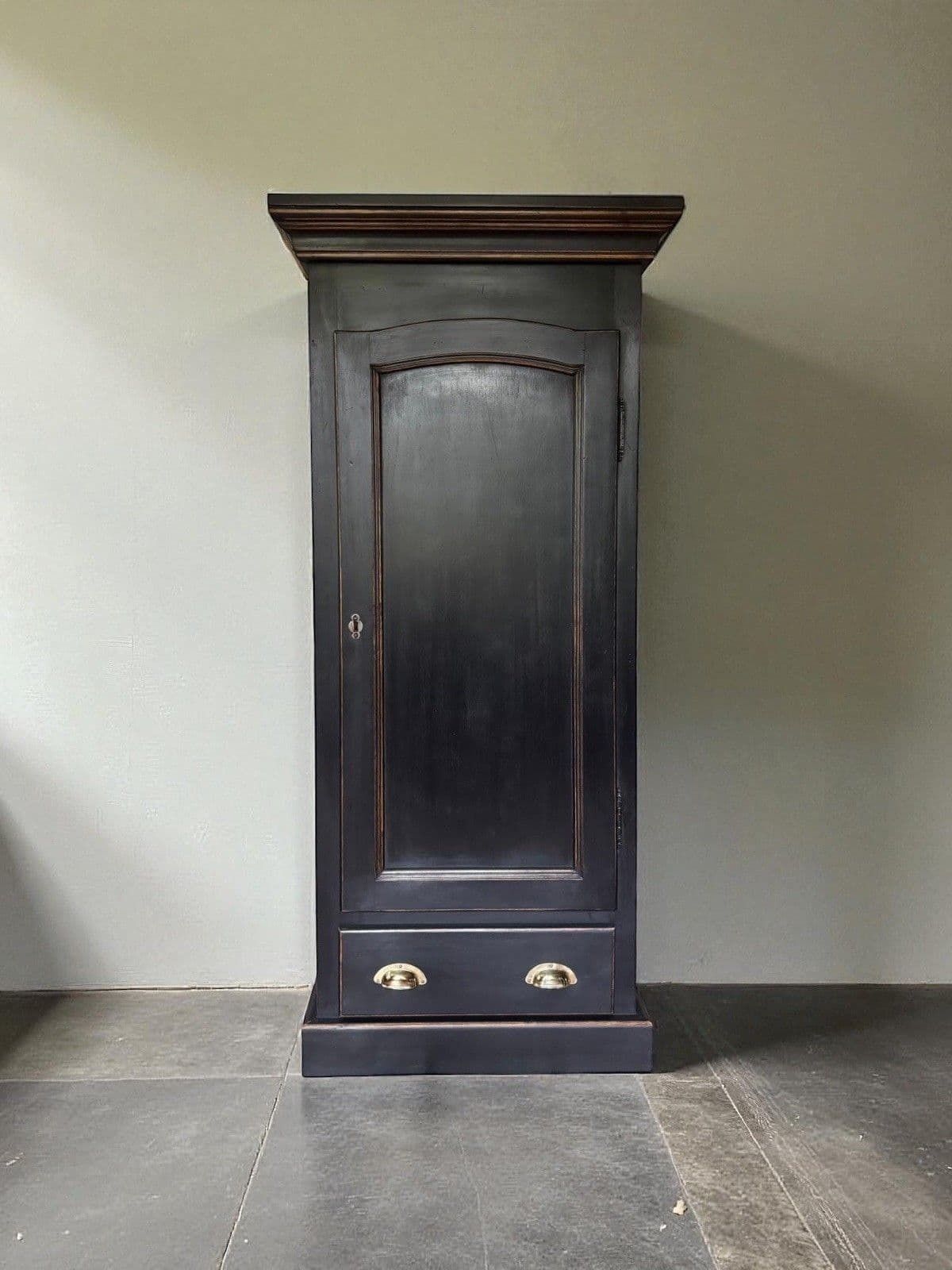 Repro Black Antique Style Solid Oak Linen Larder Kitchen Hall Toy Cupboard photo 1095.0