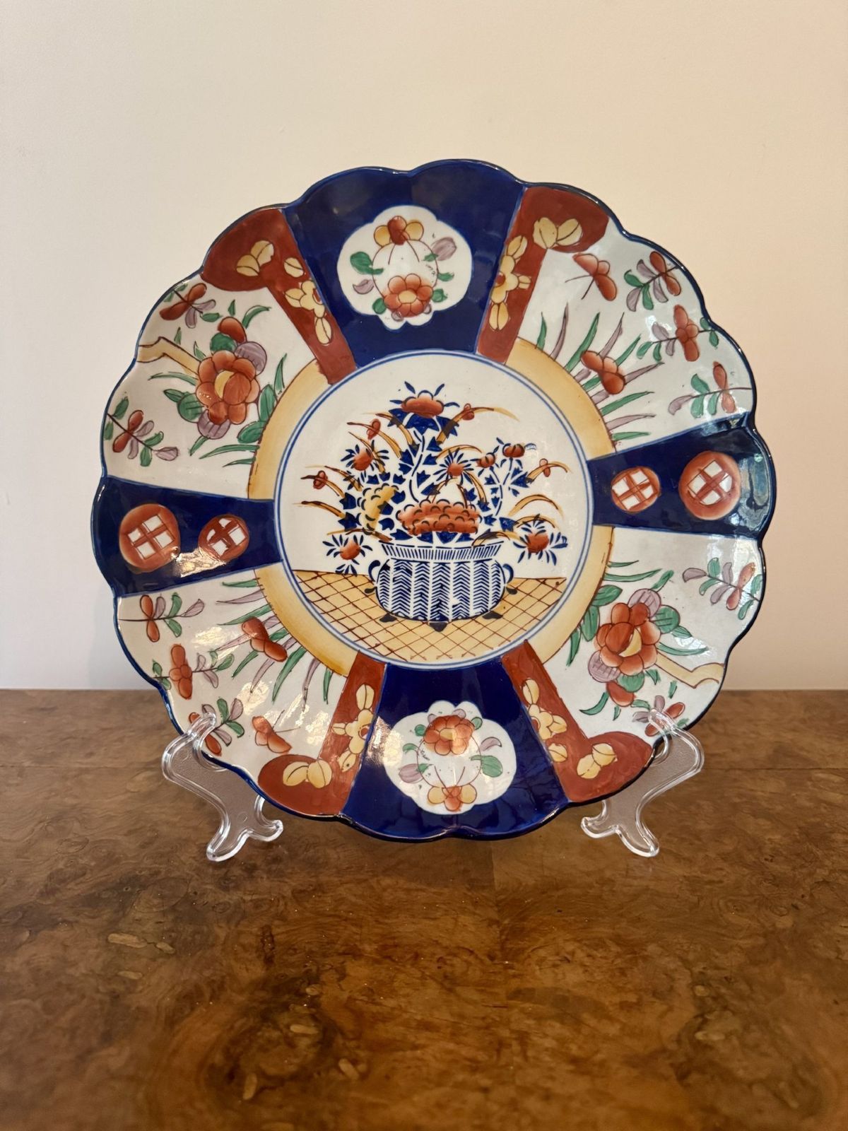 Lovely Quality Antique Japanese Imari Scalloped Shaped Edge Plate