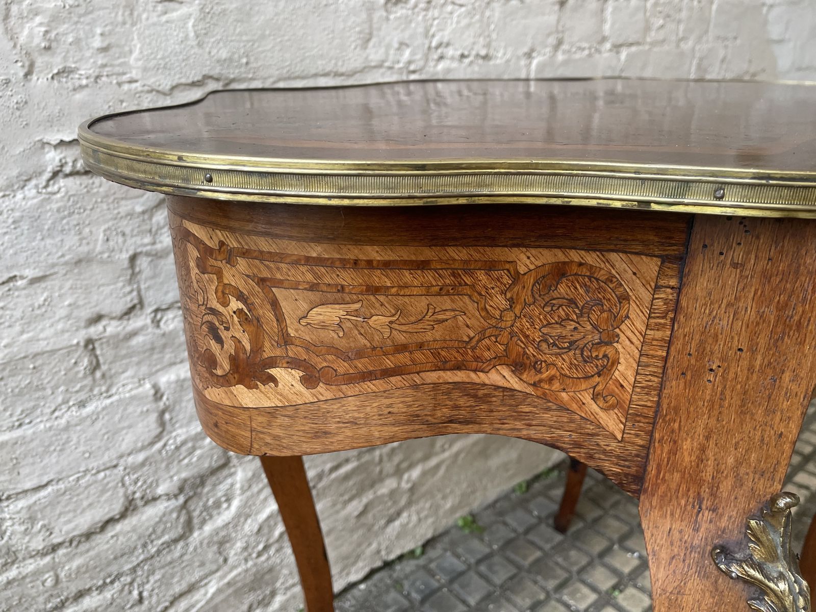 Elegant 19thc French Walnut And Marquetry Decorated Centre Table With Ormolu Detailing photo 695.0