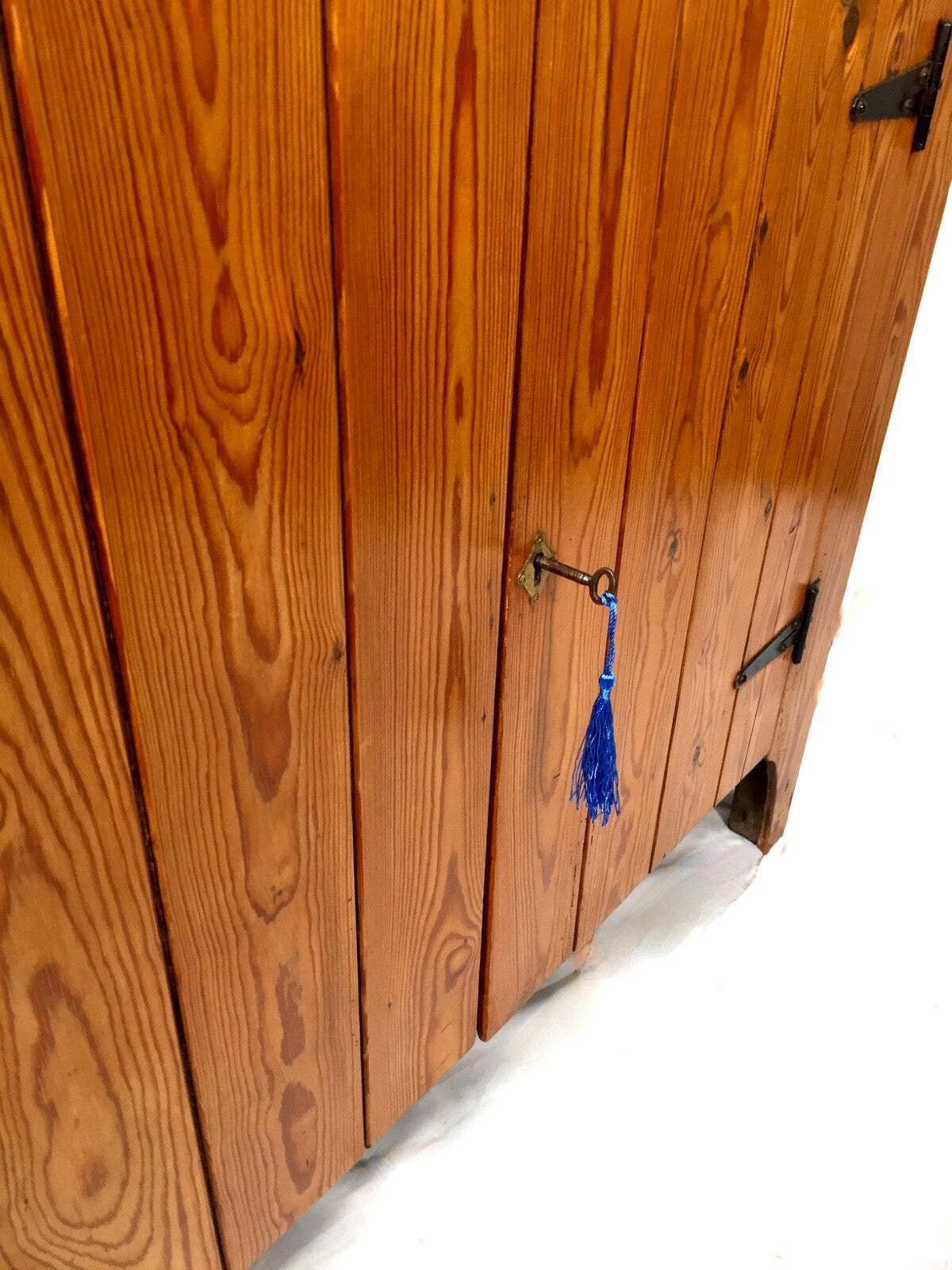 349.0 Antique Pine Wood Storage Cupboard Cabinet Side Board / Entrance Hall Tv Stand photo