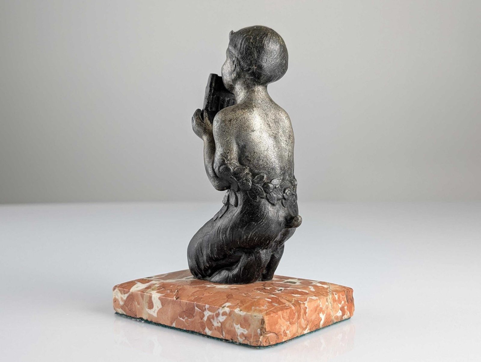 Joven Fauno Con Flauta De Pan, Escultura Art Déco Sobre Mármol, 1920s photo vinterior