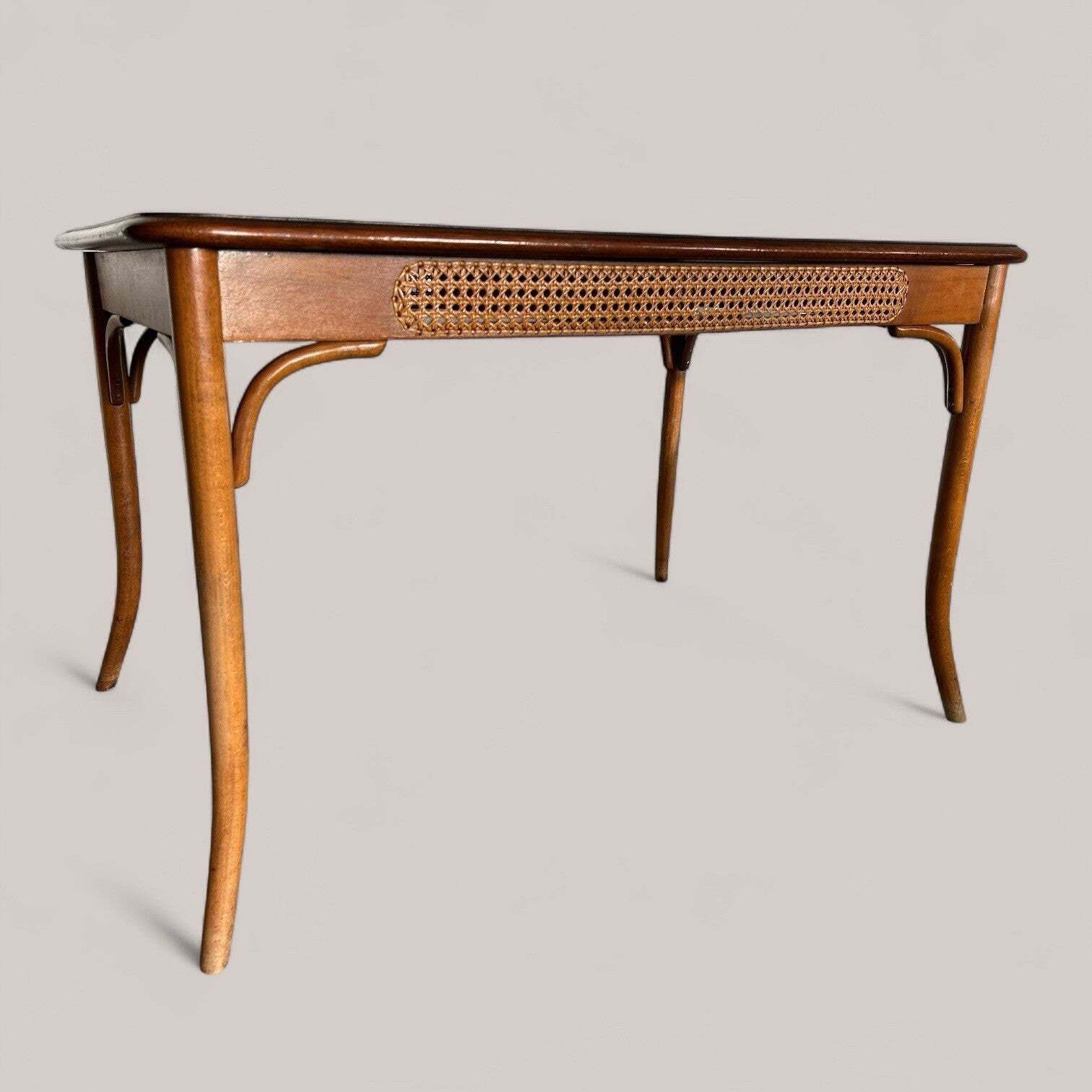photo furniture Vintage Thonet Style Dining Set – Beech And Cane