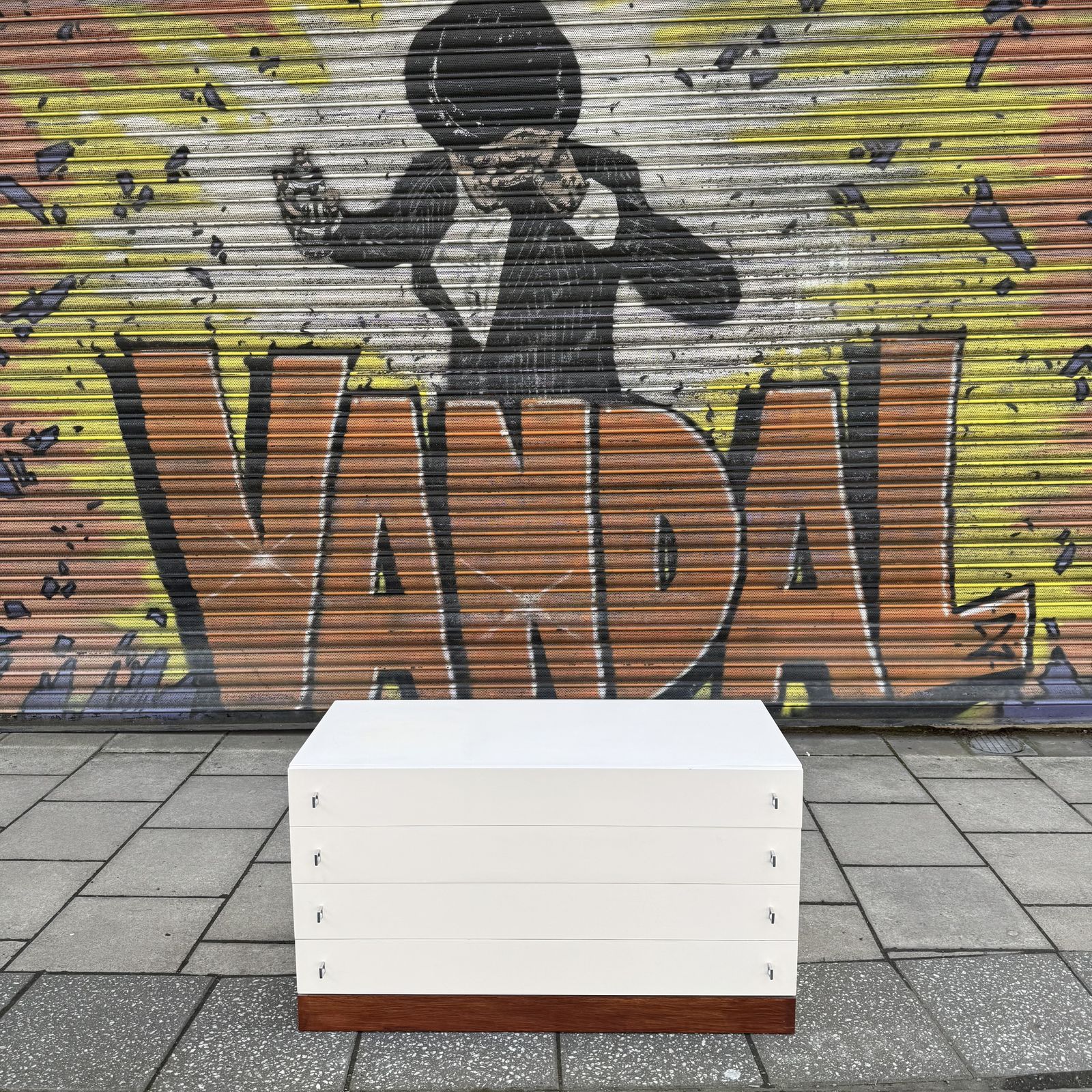 A Stunning Retro 1970s Pair Of White, Chrome And Rosewood Meredew British Chest Of Drawers. photo 199.0