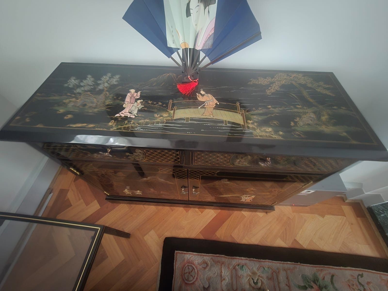 Pretty Chinoiserie Cabinet Decorated With Scenery photo Furniture
