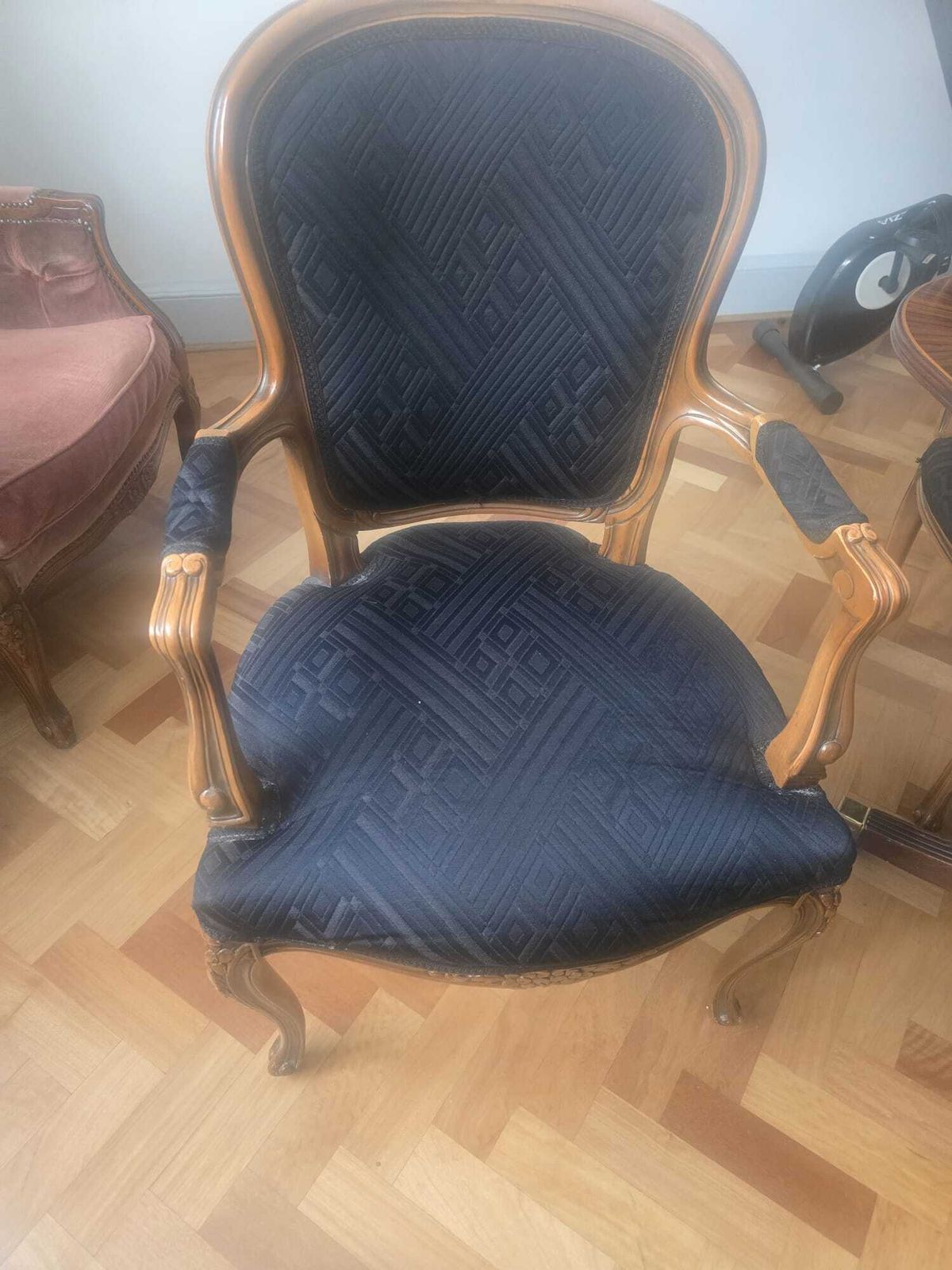 Set 10 Dining Chairs Mahogany And Cushioned Shield Back photo 800.0
