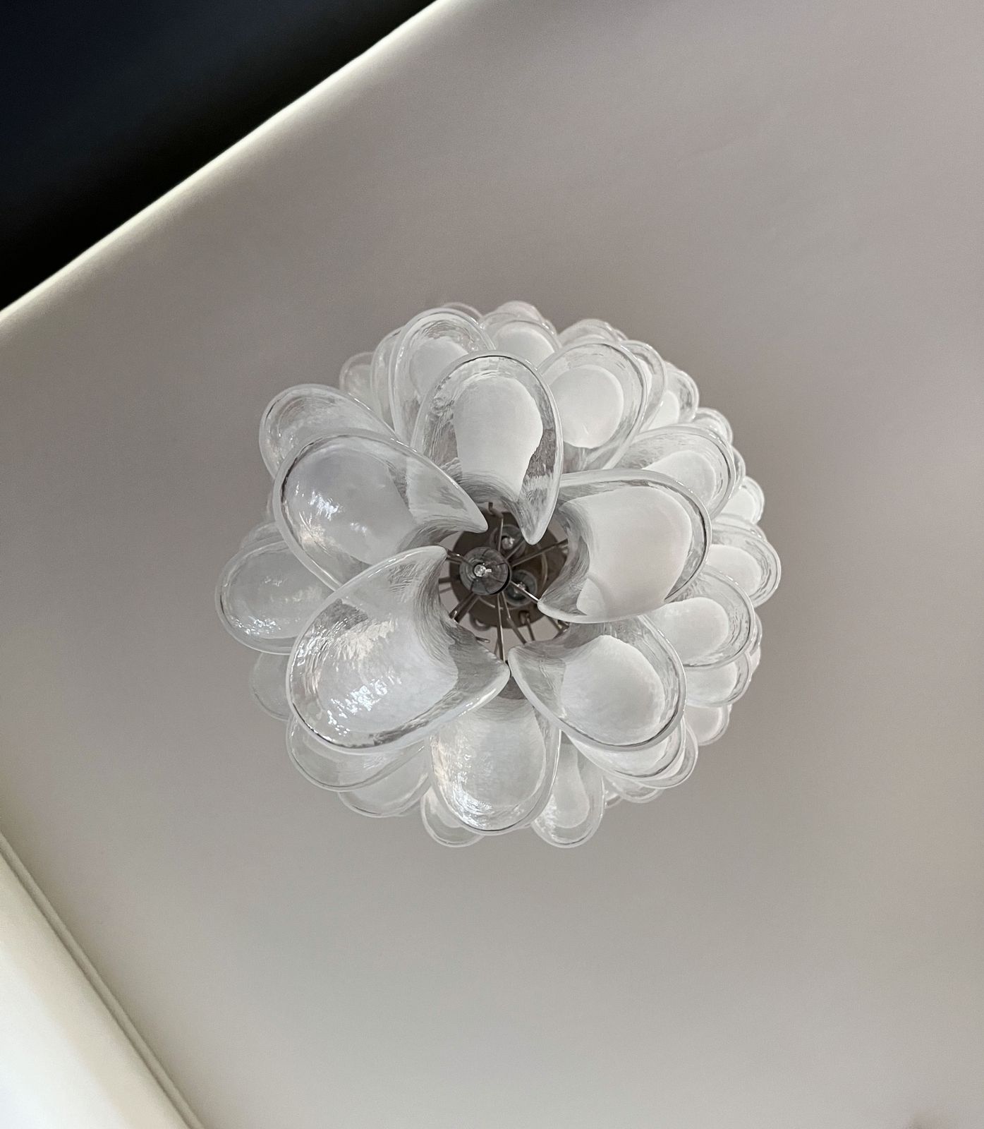 Huge Italian Murano Glass Spiral Chandelier   83 White Glass Petals photo vintage