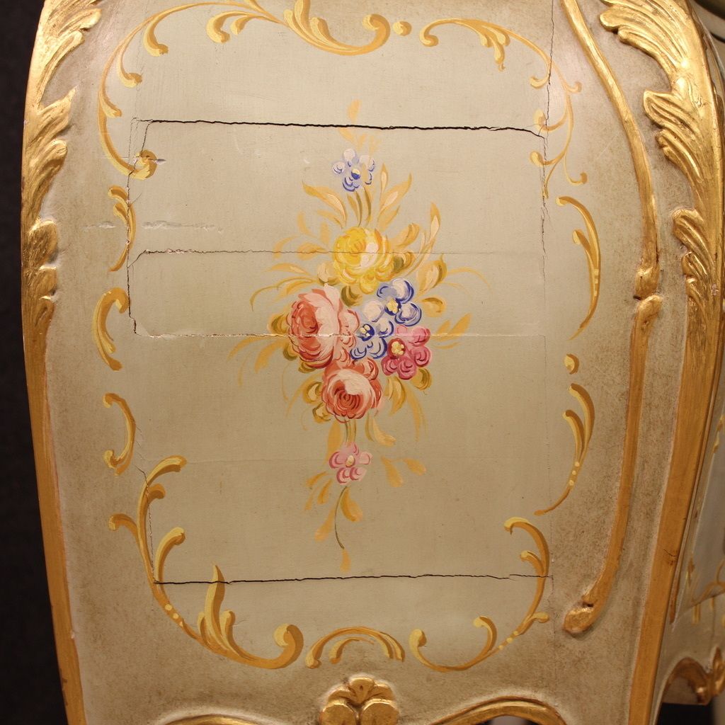 photo furniture Venetian Lacquered, Painted And Gilded Dresser From The 20th Century