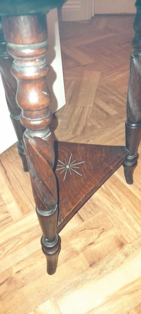 Antique Dark Wood 2 Tier Round Chip Carved Cricket Side Lamp Table Turned Legs photo 155.0