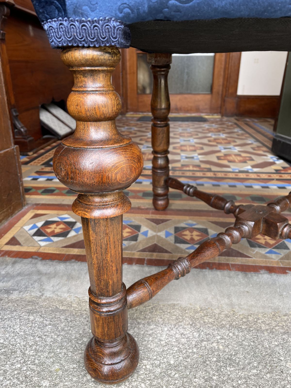 1922 Jacobean Style Hall Chair From Taymouth Castle, Scotland photo 350.0