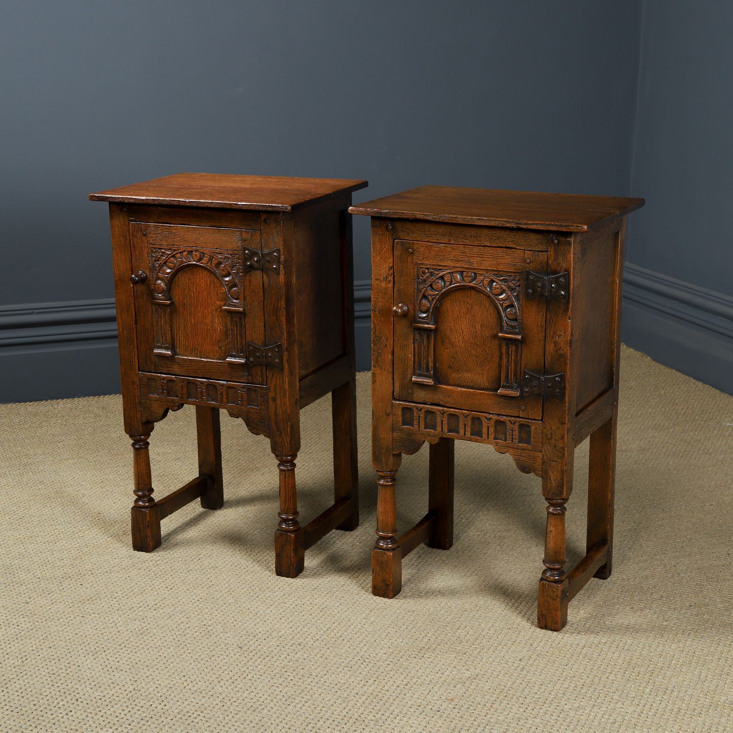 Furniture Vintage Pair Of English Old Charm 16th Century Style Tudor Oak Lamp / Sofa / Side / Bedsides Tables (Circa 1950) photo