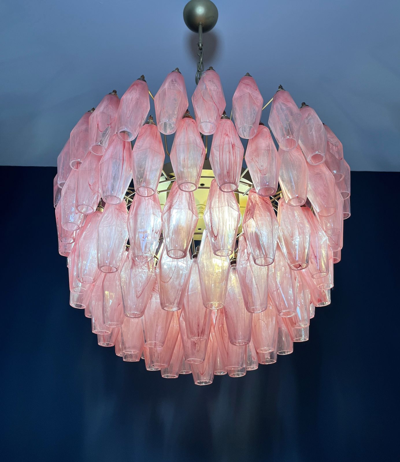 photo furniture Amazing Murano Glass Candelier – 111  Pink Alabaster Poliedri
