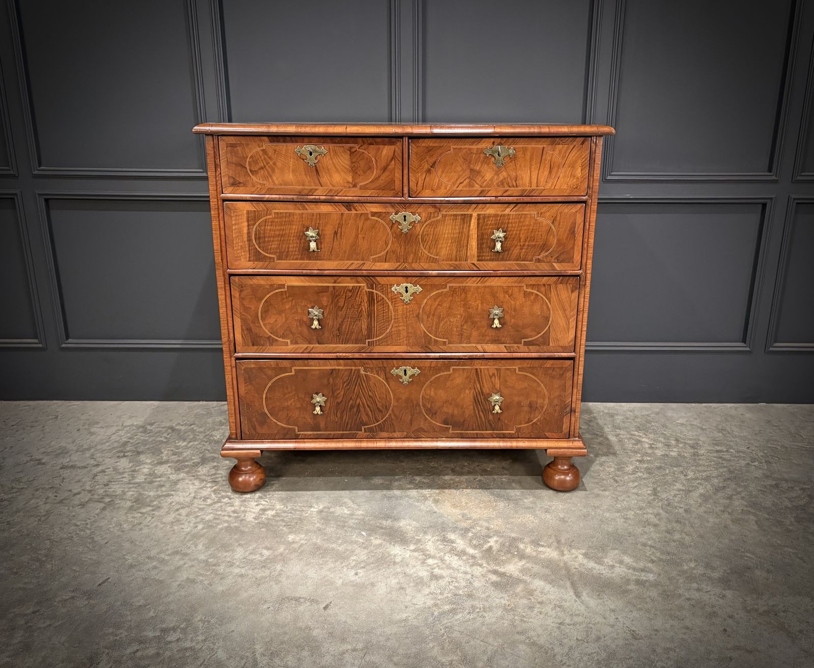 Fine William & Mary Walnut Chest Of Drawers photo 4250.0