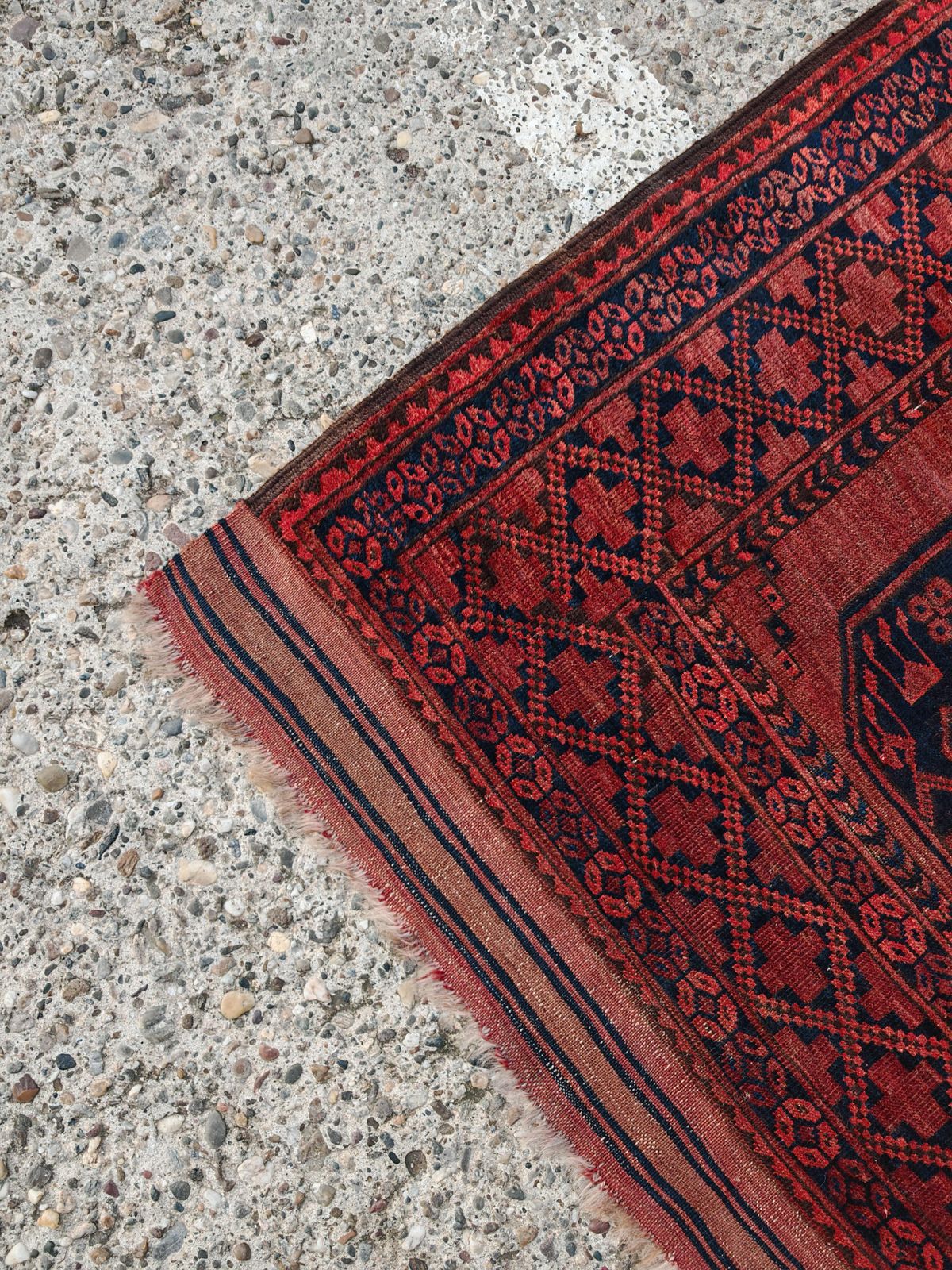 photo furniture Antique Turkmen Ersari Rug, Hand Knotted In 100% Wool, Afghanistan 1920s