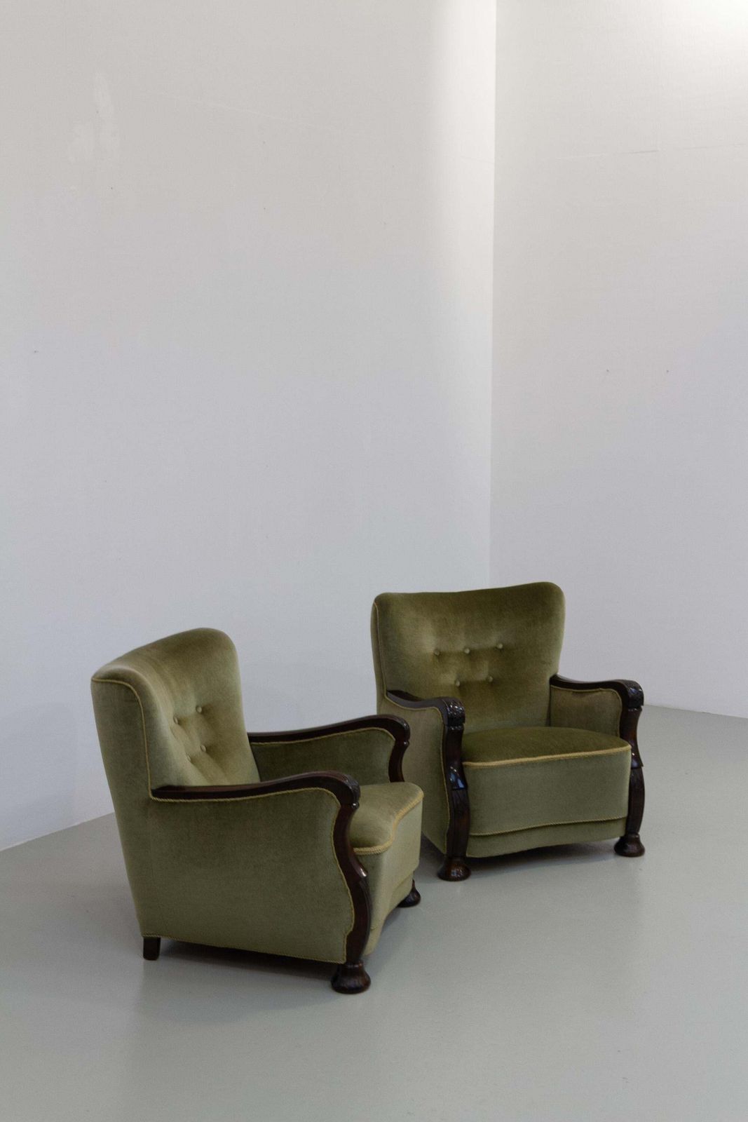 photo vintage Danish Art Deco Green Velvet Lounge Chairs, 1930s. Set Of 2.