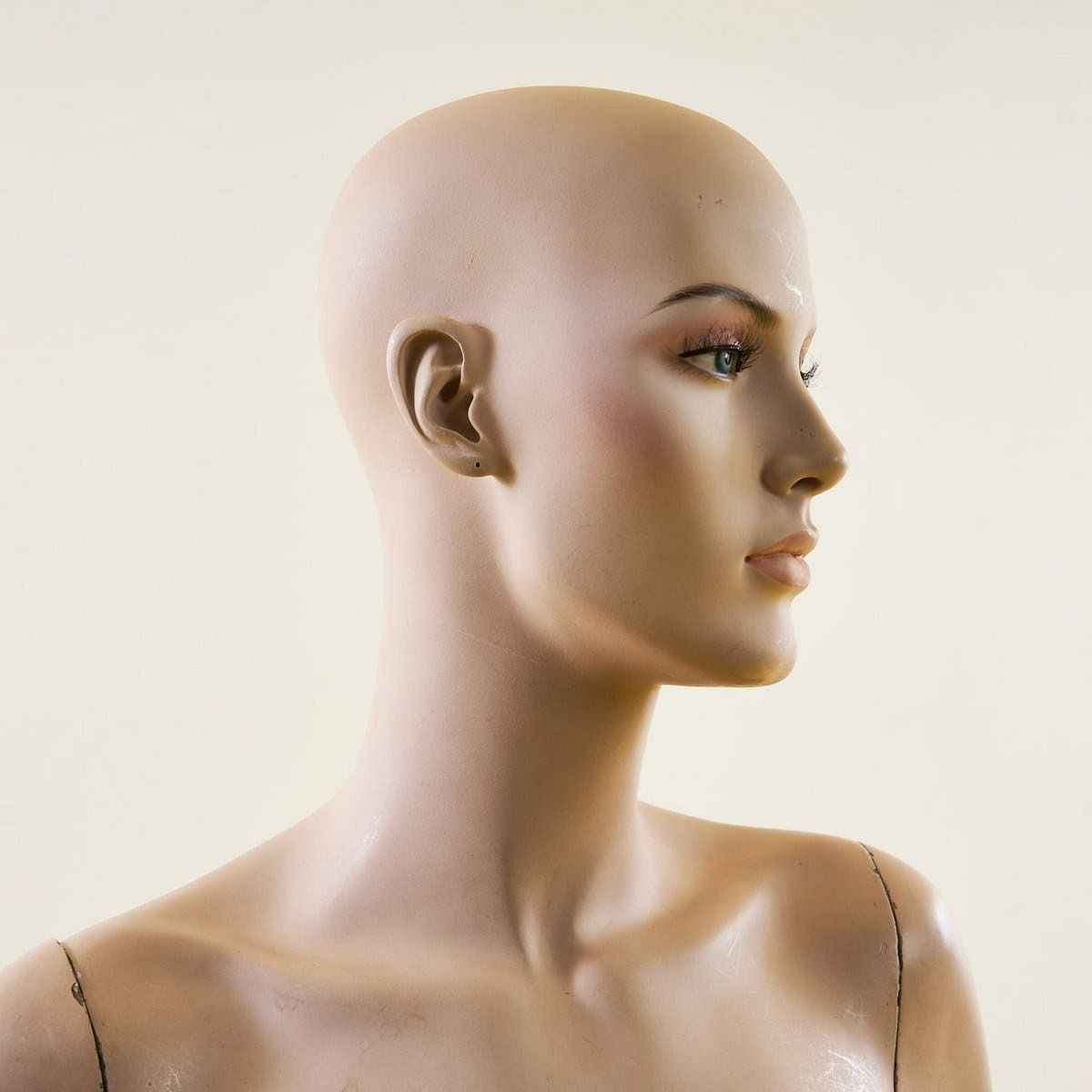 Elegant Vintage Design Mannequin photo 317.0