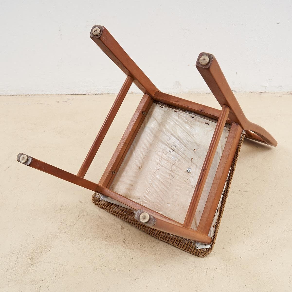 Simple Wooden Chair With Padded Seat photo 71.0