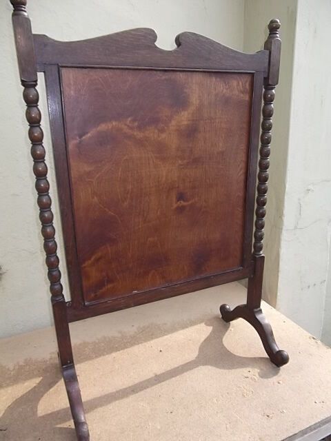 photo furniture Oak,Fire Screen,Screen,Fireplace,Barley Twist,Embroided,Crest,Coat Of Arms,Glaze