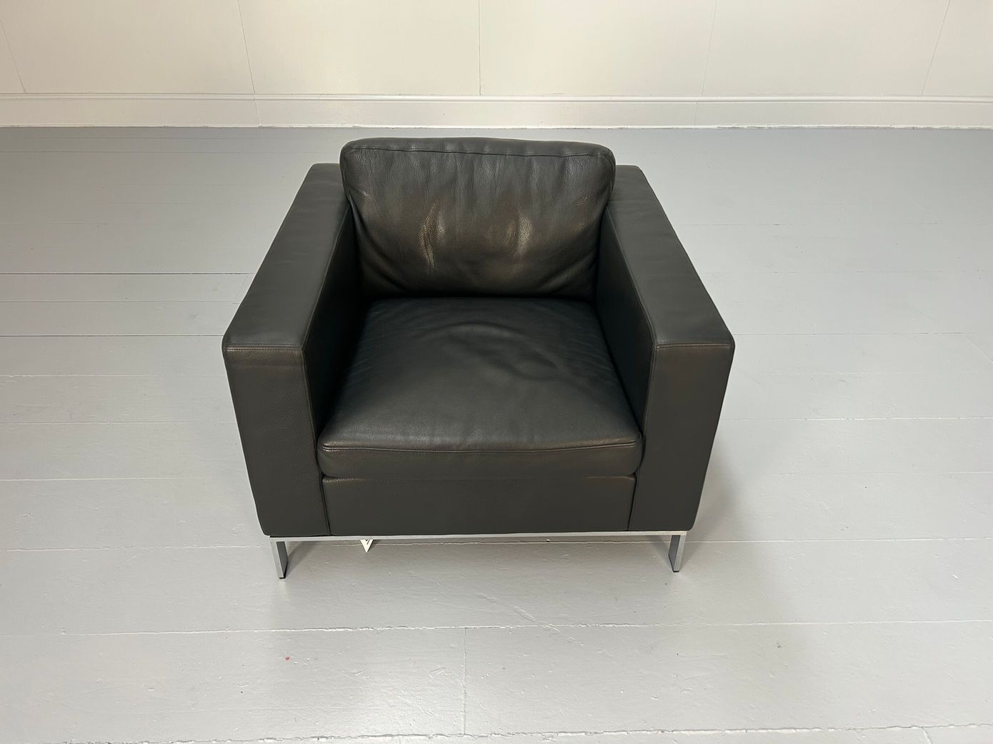 photo furniture Walter Knoll “Foster 503.10” Armchair In Black Leather
