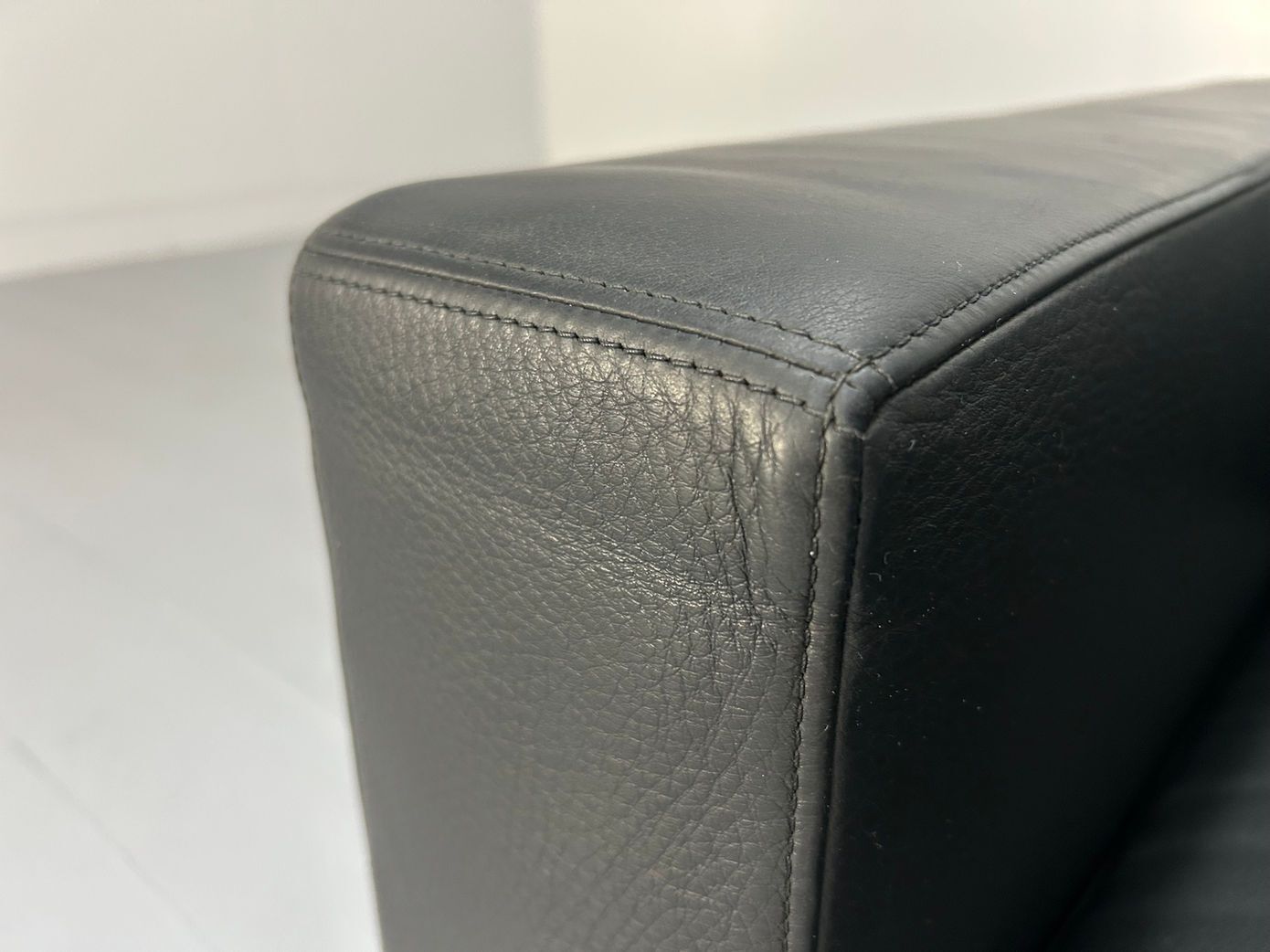 Furniture Walter Knoll “Foster 503.10” Armchair In Black Leather photo