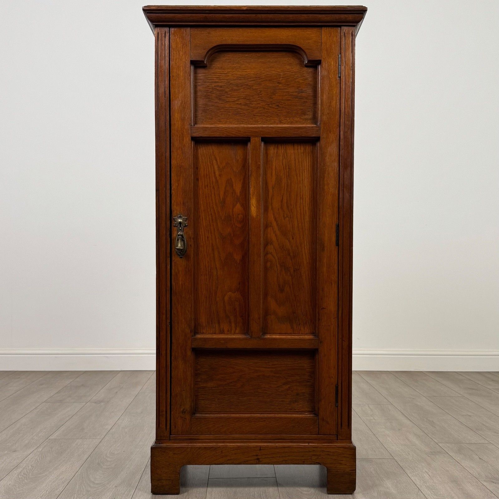 Antique 20th Century Fine Quality Golden Oak Cupboard