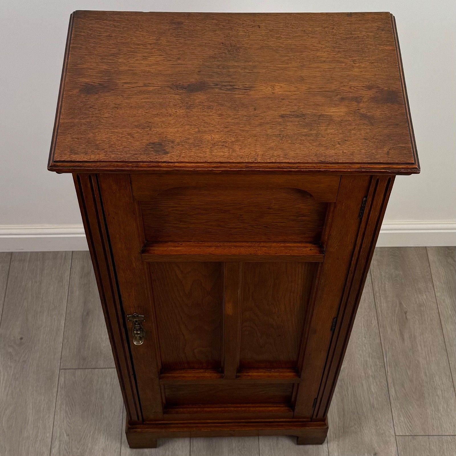 photo for sale Antique 20th Century Fine Quality Golden Oak Cupboard