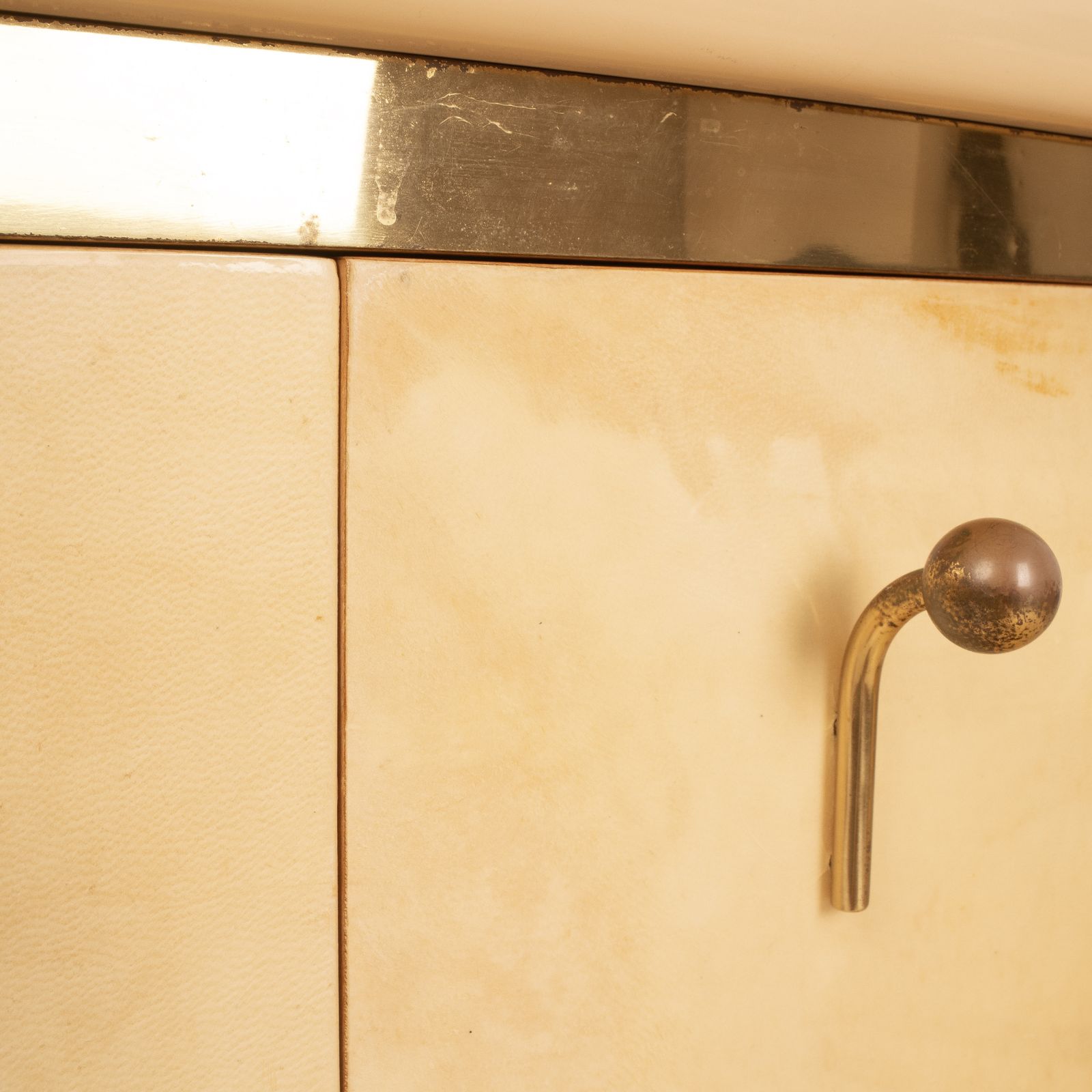 photo vinterior Curved Parchment Cabinet "Neptune" By Luciano Frigerio For Frigerio Di Desio