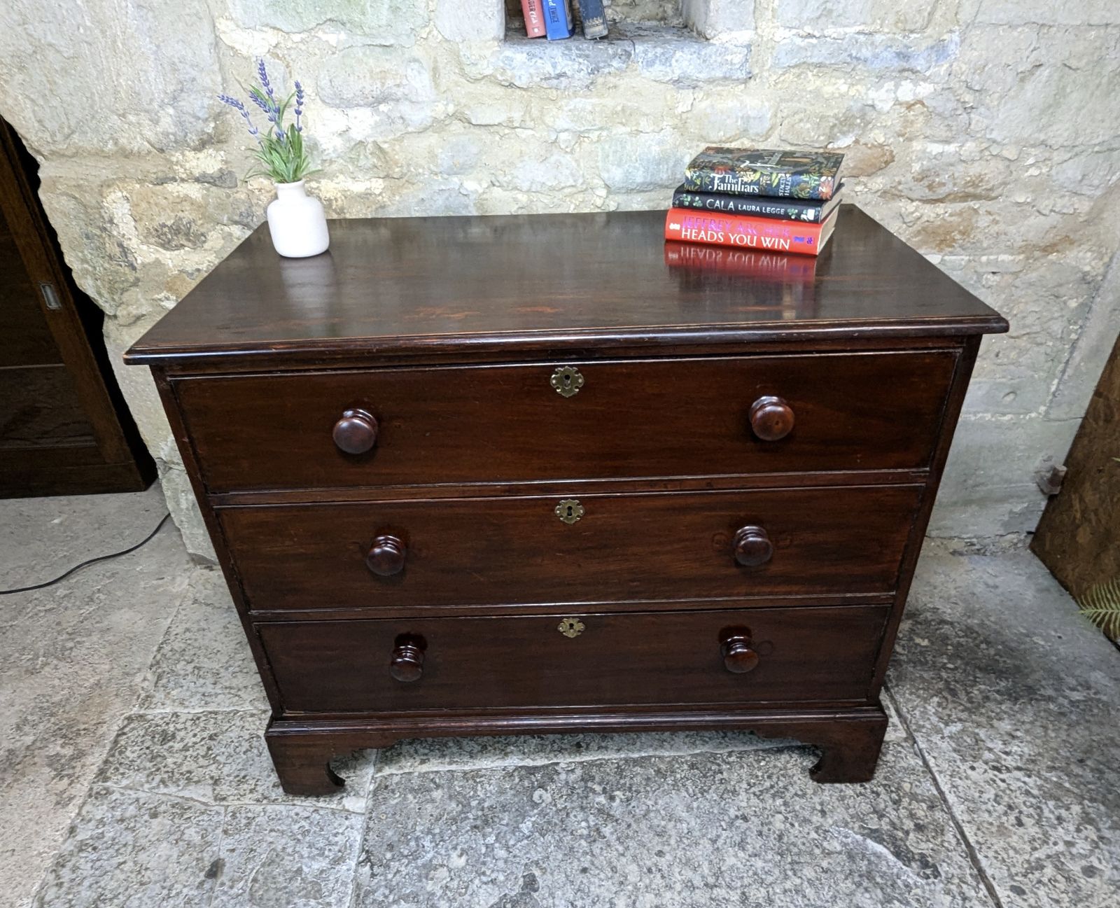 Furniture Georgian Mahogany Chest Of Drawers   3 Drawers photo