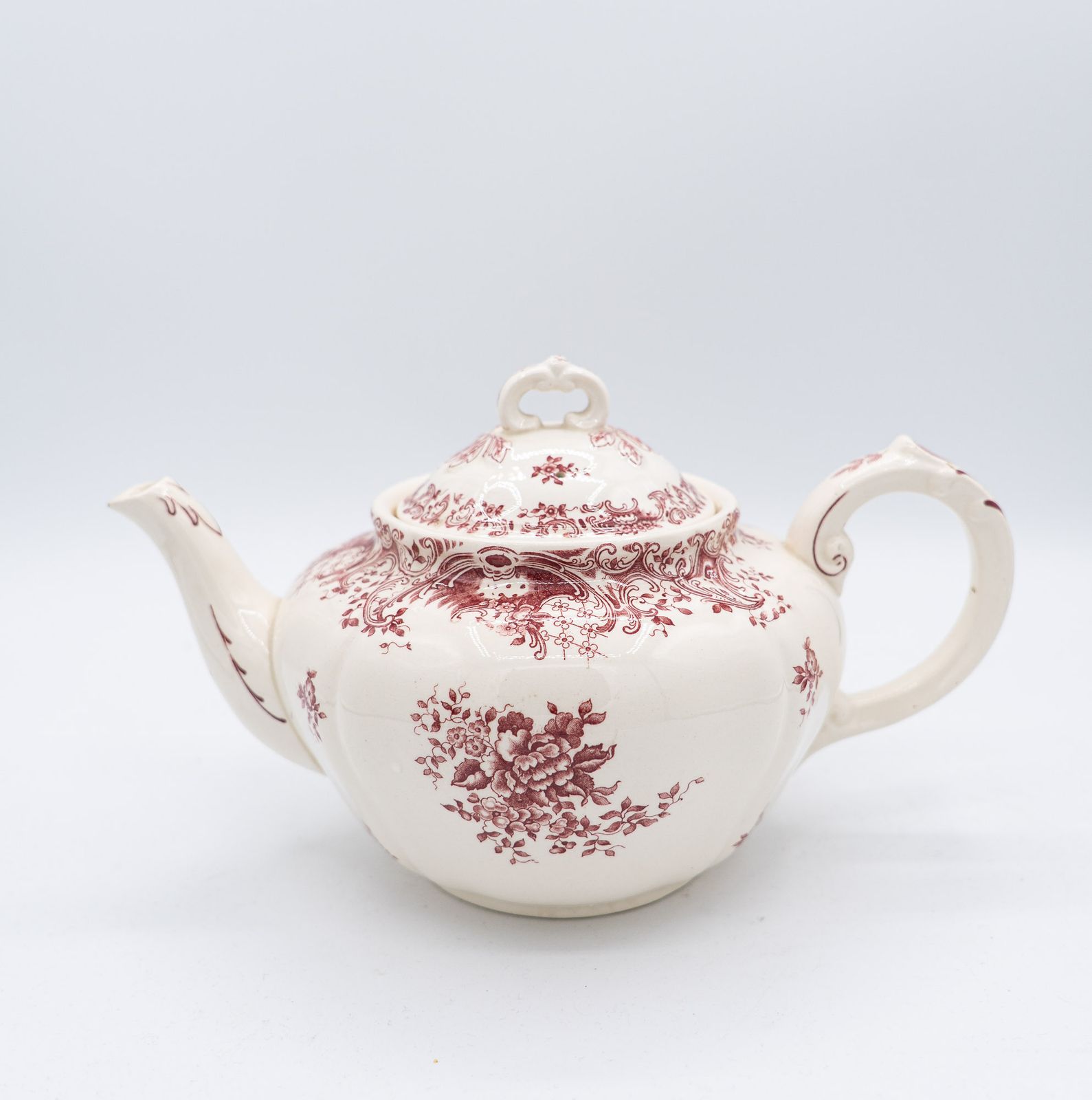 Pink Floral Transferware Tea Pot "Valeria"   Villeroy & Boch   1920s   Late Victorian / Edwardian Revival Tradition photo for sale