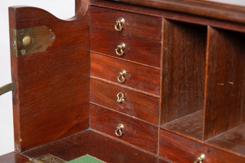 photo vinterior Vintage Mahogany George III Secretaire Chest